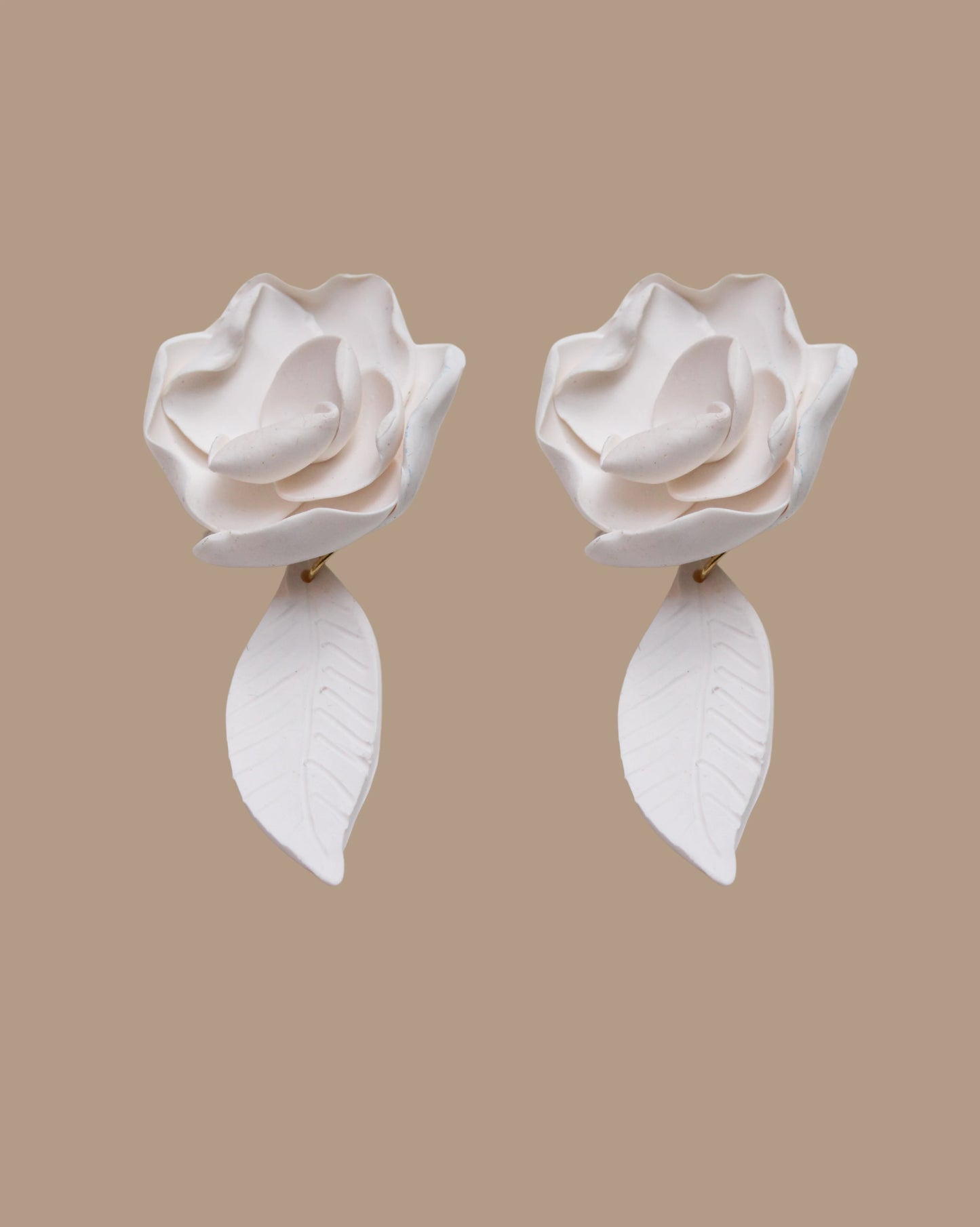 AROS FLORES BLANCAS JARDÍN