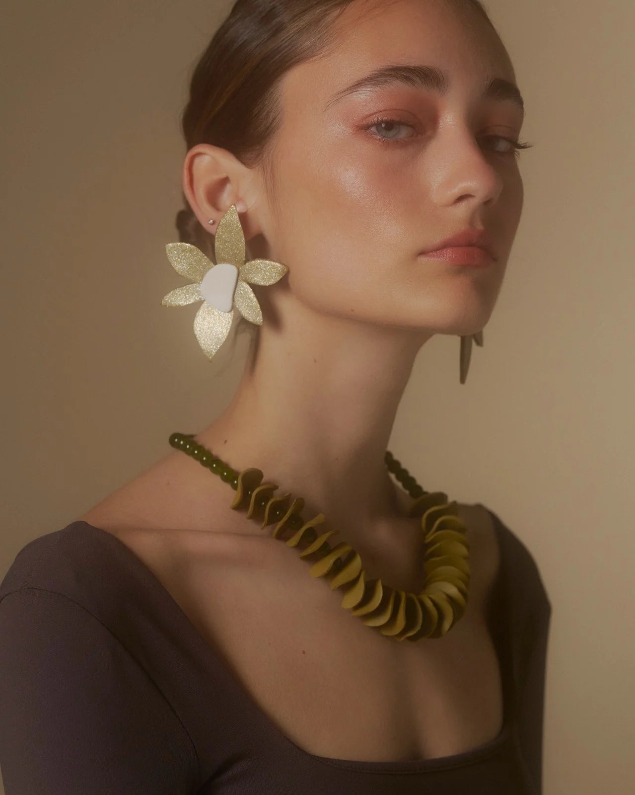 COLLAR VERDE OLIVA