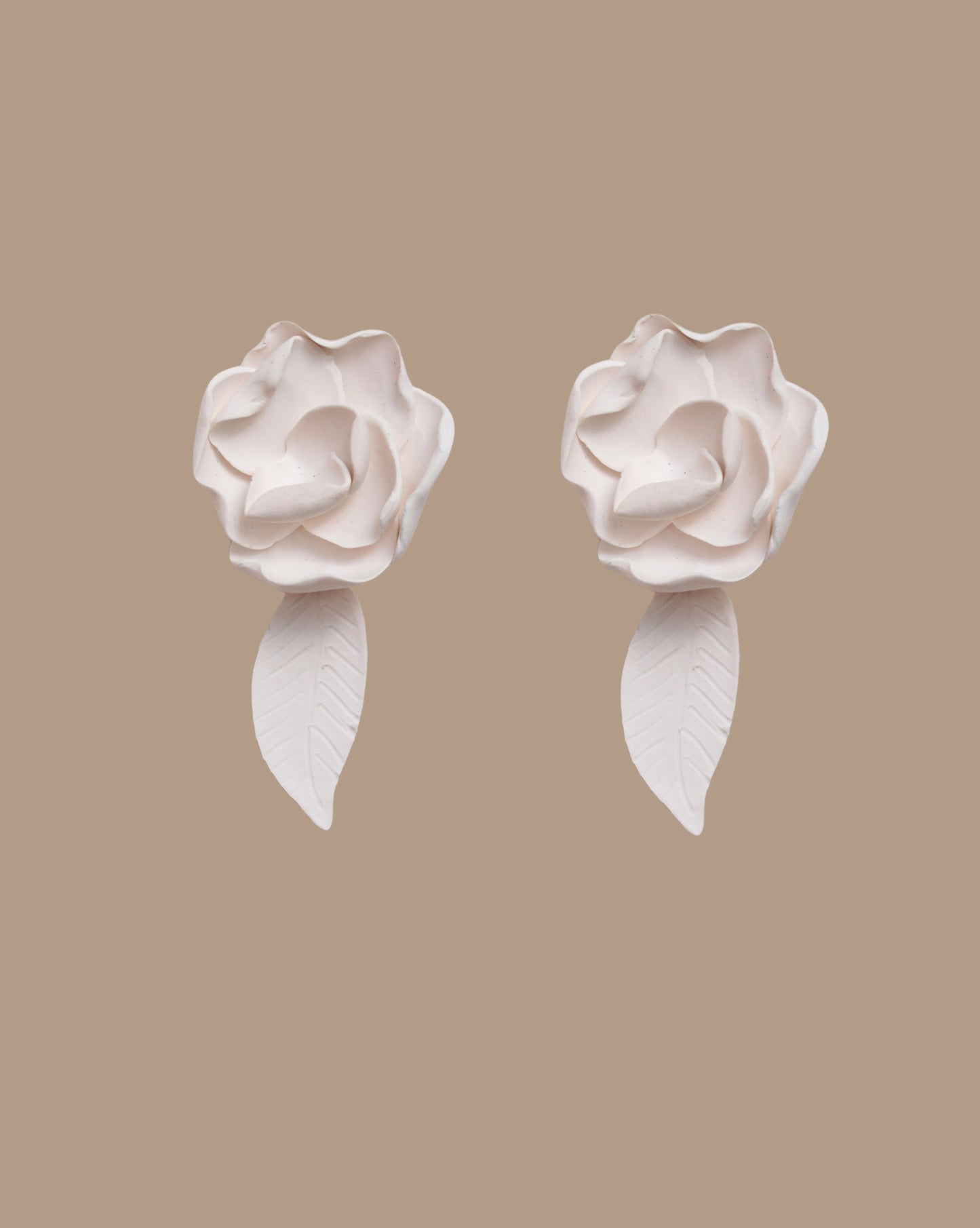 AROS FLORES BLANCAS JARDÍN