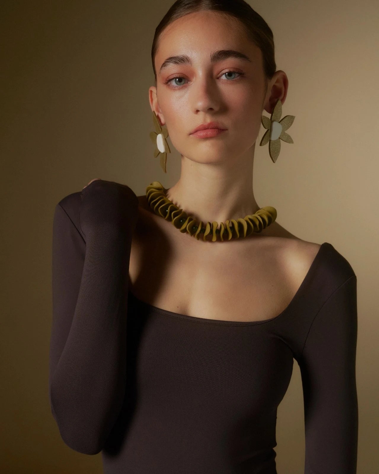 COLLAR VERDE OLIVA