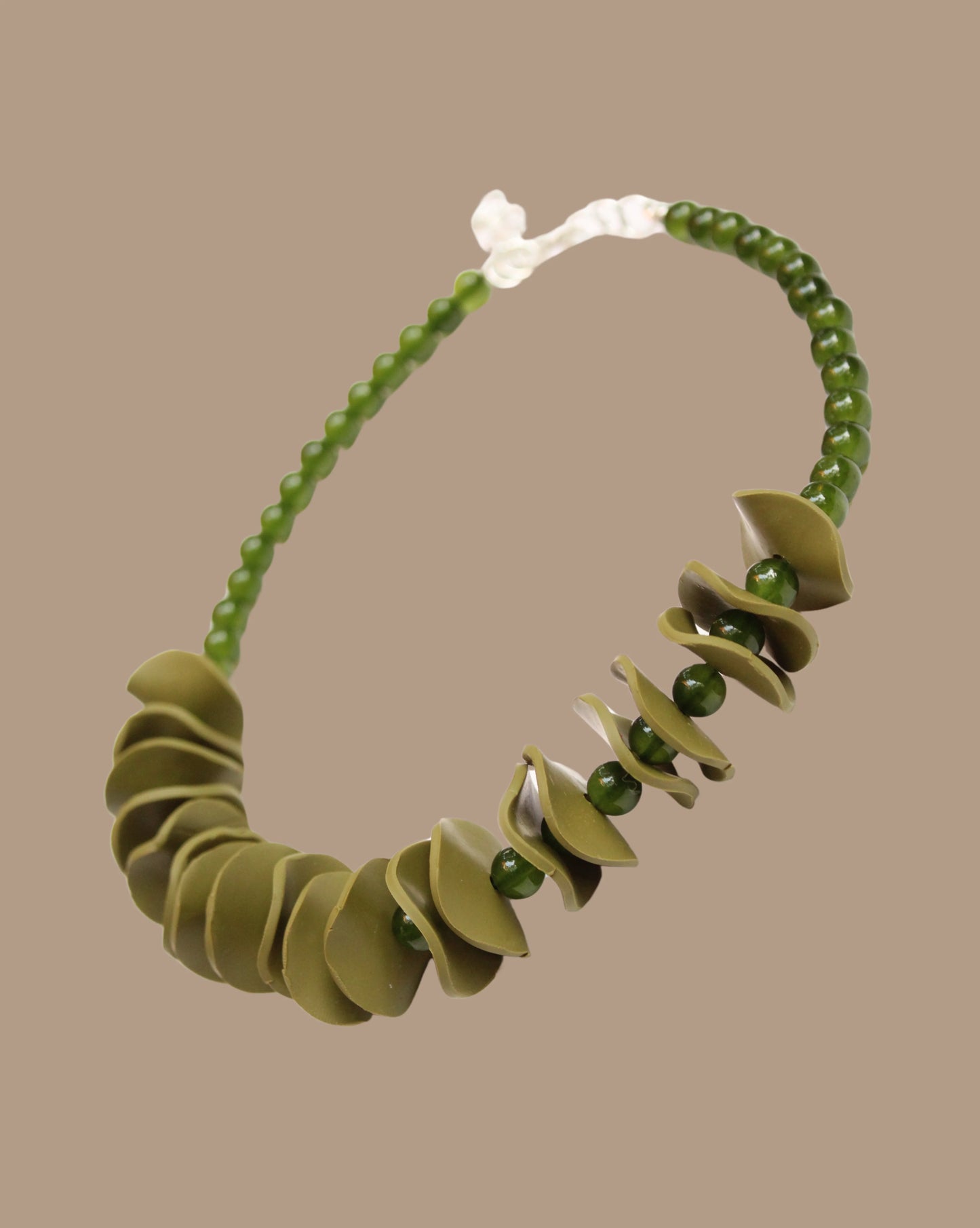 COLLAR VERDE OLIVA