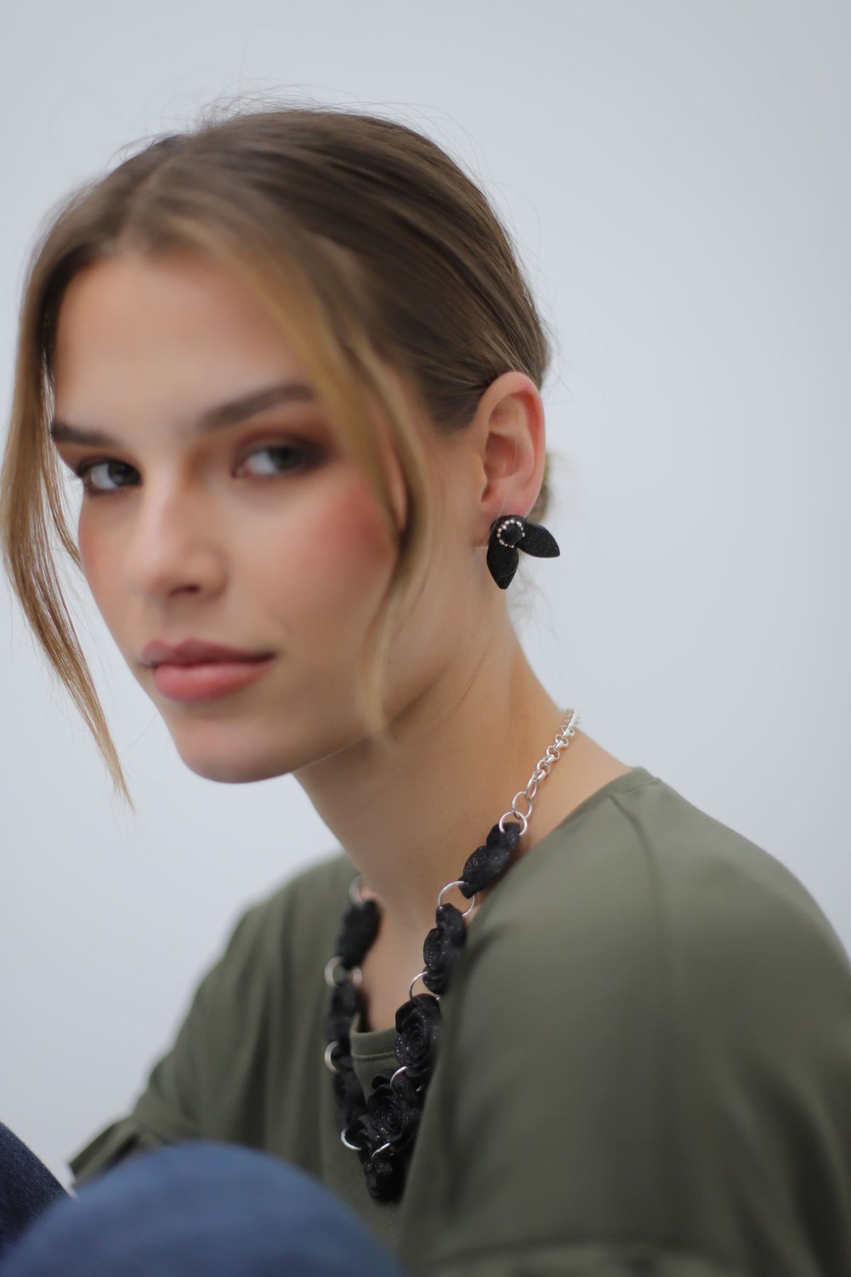 COLLAR ROSAS