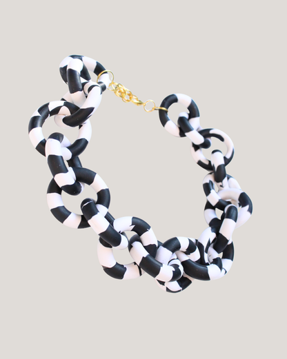 COLLAR ESLABÓN BLANCO Y NEGRO