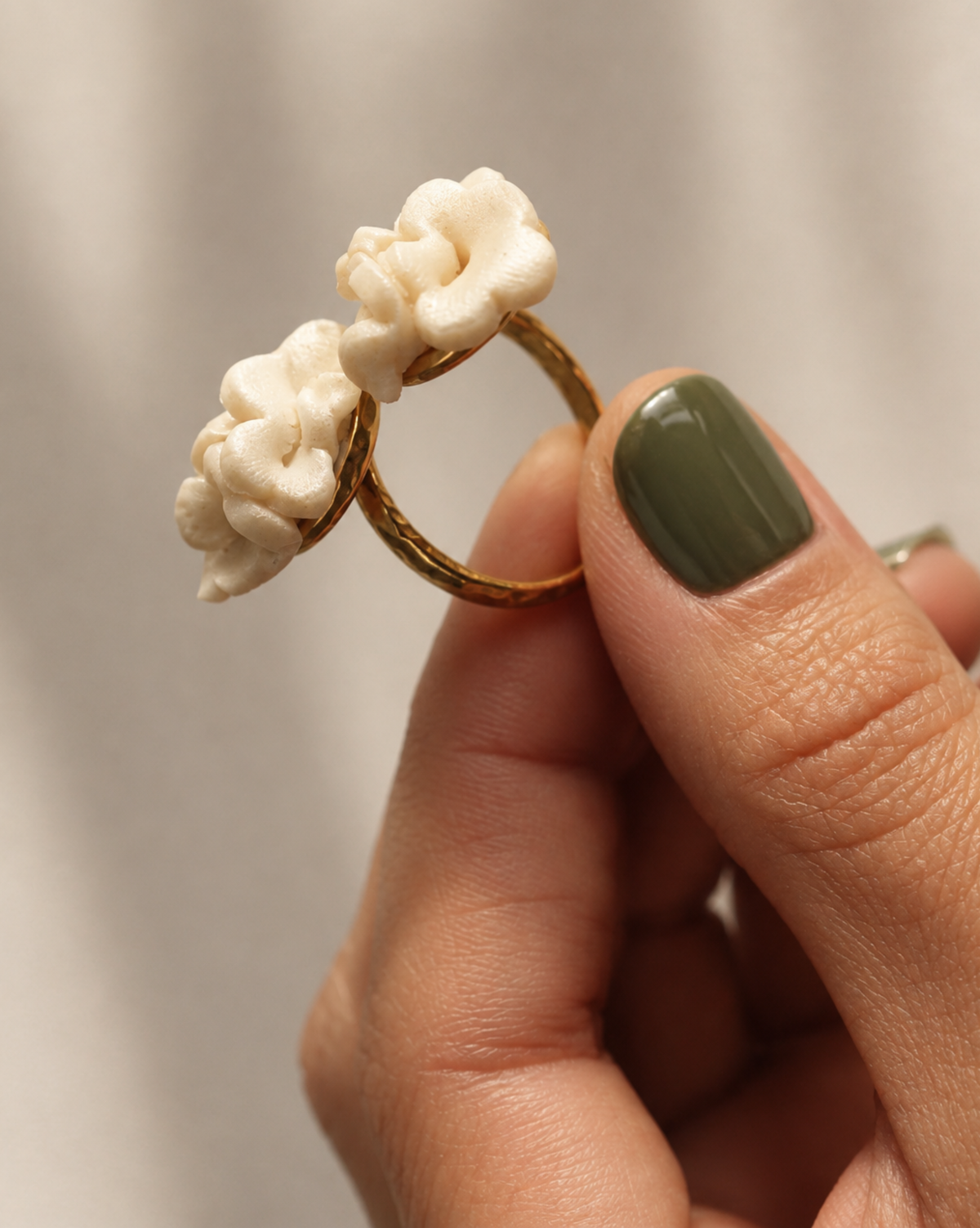 ANILLO FLOREADO