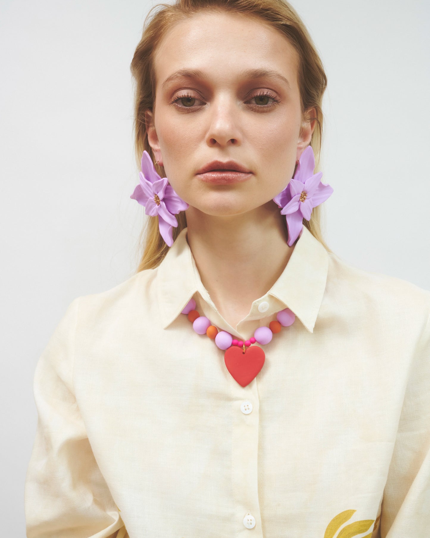 COLLAR PELOTAS NARANJO LILA BRUNA