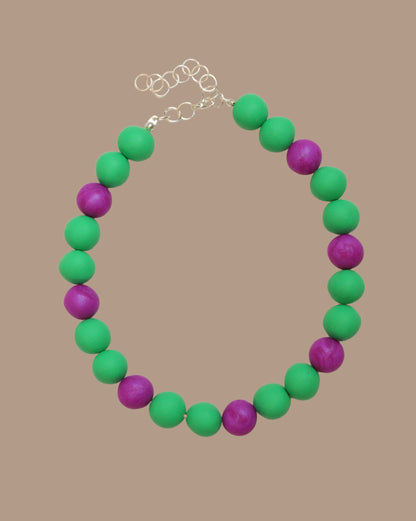 COLLAR VERDE MORADO PELOTAS BICOLOR