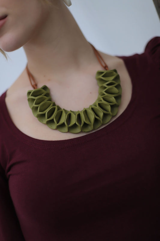 COLLAR MAGNOLIA