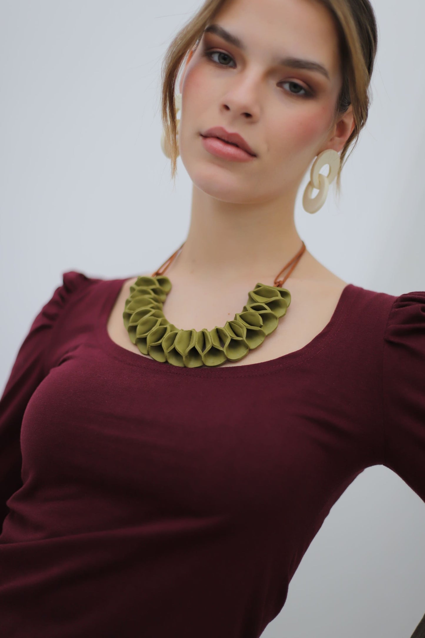 COLLAR MAGNOLIA