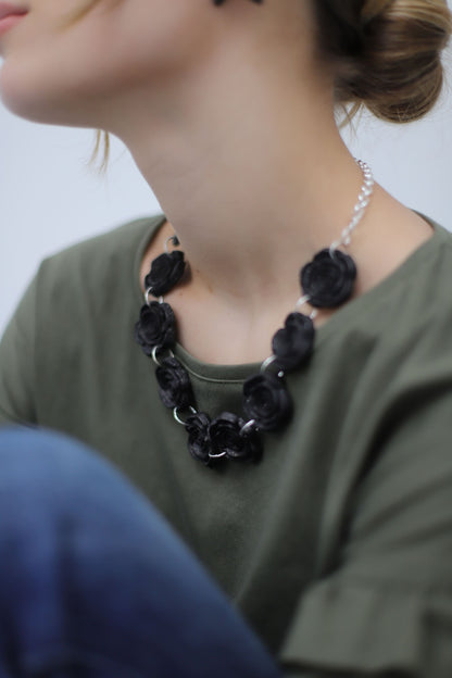 COLLAR ROSAS
