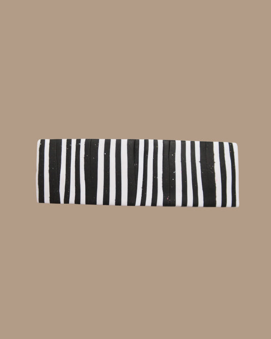 PINCHE NEGRO BLANCO LINEAS