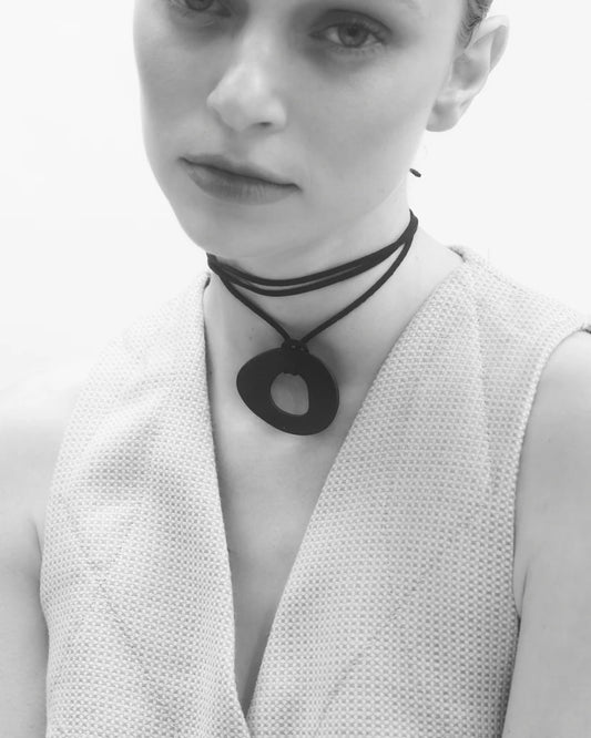 COLLAR VERA + AROS PIKA ROJO FUCSIA DORADO